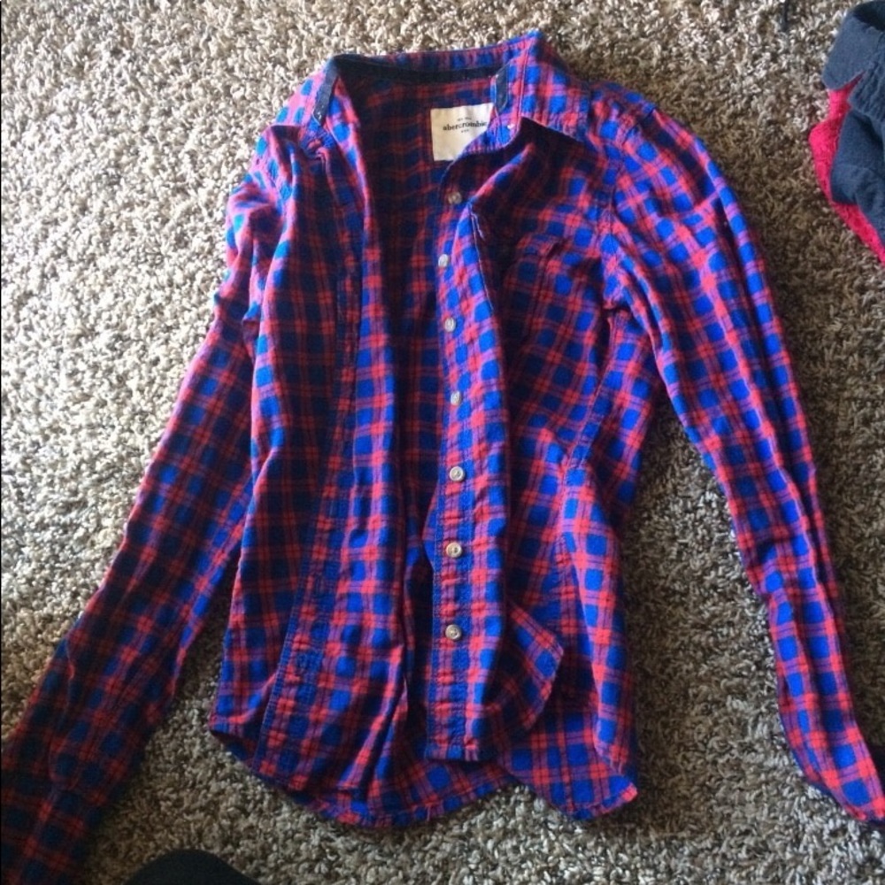 Buttoned down - Picture 2 of 5